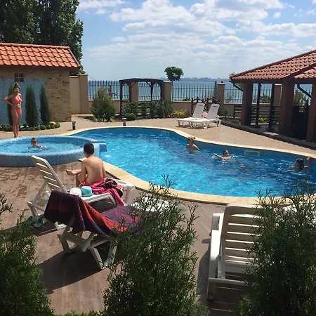 Pensionat Albizia 3*